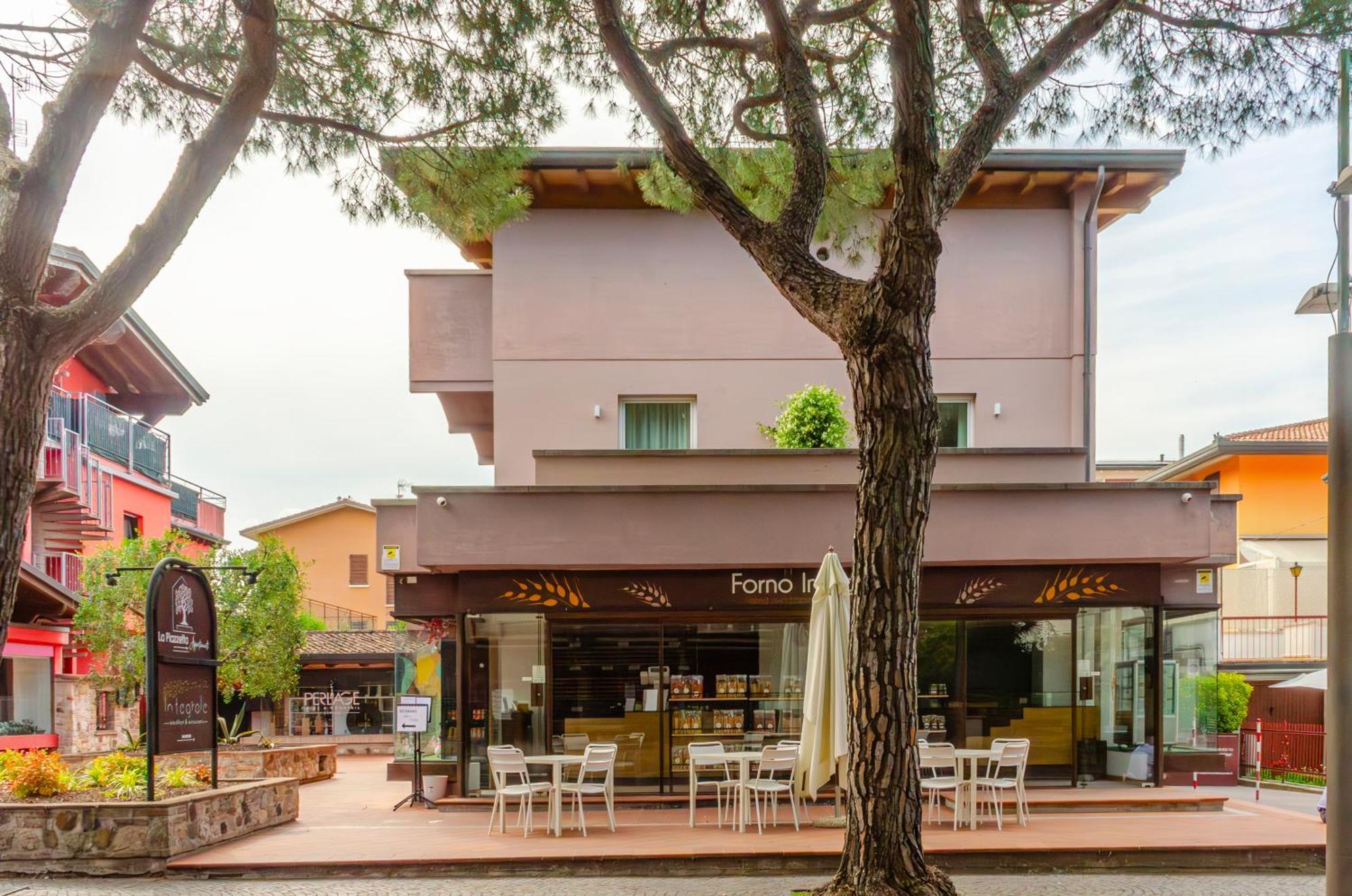 Appartamenti La Piazzetta Сирмионе Экстерьер фото